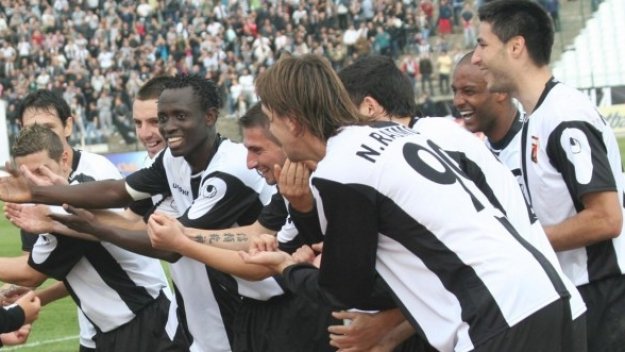 Локо (Пд) удари с класика Миньор