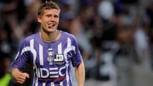 Интер с интерес към бек на Тулуза