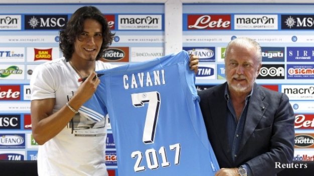 Единсон Кавани официално преподписа с Наполи