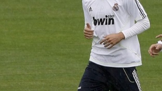 Младок от Мадрид под наем в АЕК