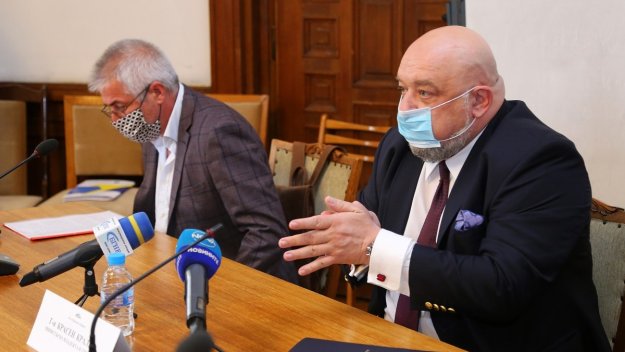 Красен Кралев: Спортните клубове ще получат двойно повече средства през 2021