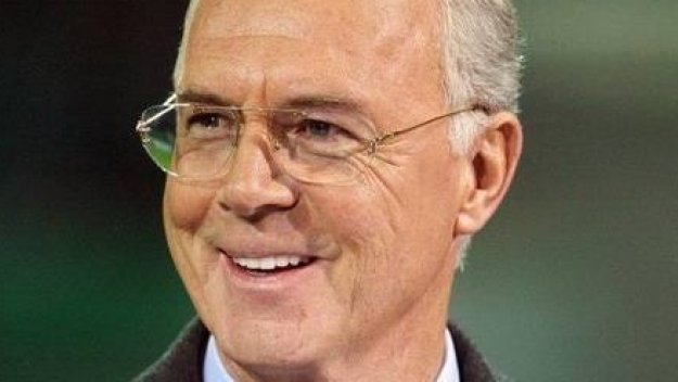 Бекенбауер отхвърля реформите на ван Гаал