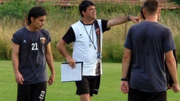 Локо Пловдив се мести утре на прохлада в Австрия