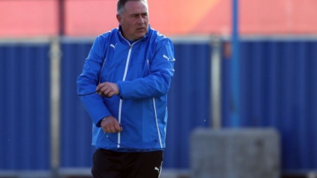 Скандал в "Б" група: Изгониха треньор без той да знае