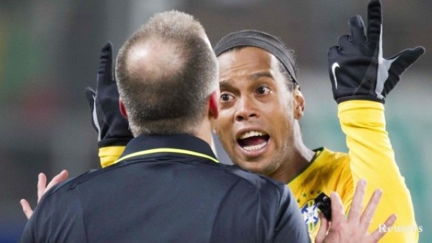 Давид Луис и Роналдиньо отнесоха критики от националния селекционер