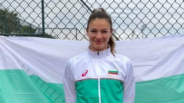 Каратанчева и Глушкова мачкат в Турция