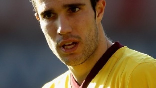 Нова добра новина в Арсенал - Ван Перси на линия за мача с Блекбърн