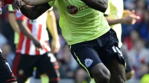 Преговорите между Демба Ба и Челси зациклиха