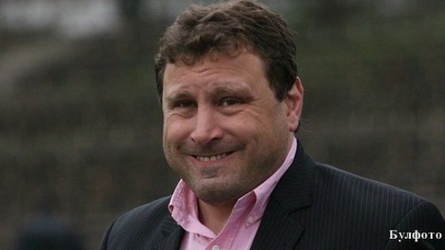 Вили Вуцов и Петър Пенчев фаворити за треньор на Ботев Пловдив