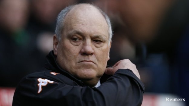 Във Фулъм се оглеждат нервно зад себе си