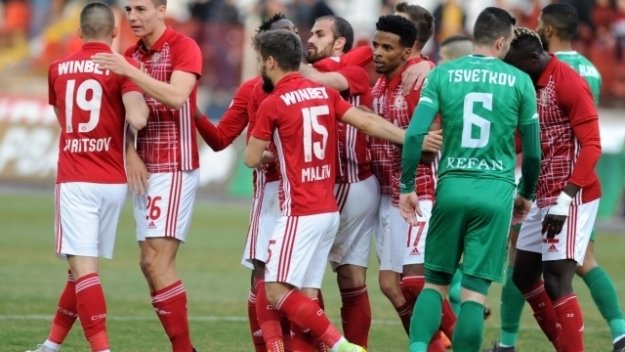 ЦСКА отива на война в Разград, ще мачка и на двата фронта