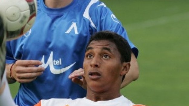 Бакеро следи Апостол Попов и Дока