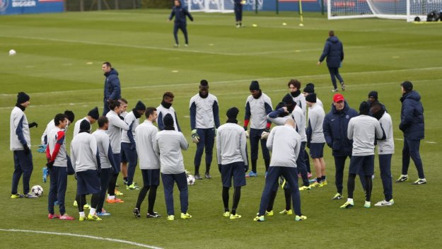 ПСЖ без Лавеци, Мота и Алекс срещу Евиан