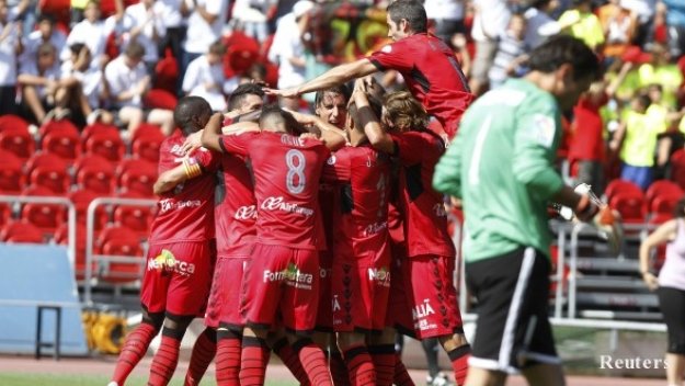 Майорка удари и Валенсия