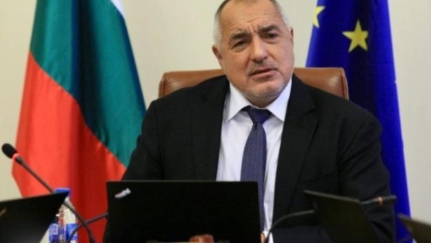 Феновете на Дунав на колене пред Бойко Борисов