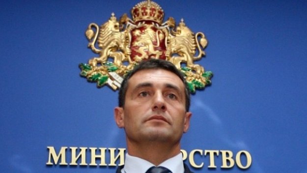 Нейков търси 50 милиона за стадионите