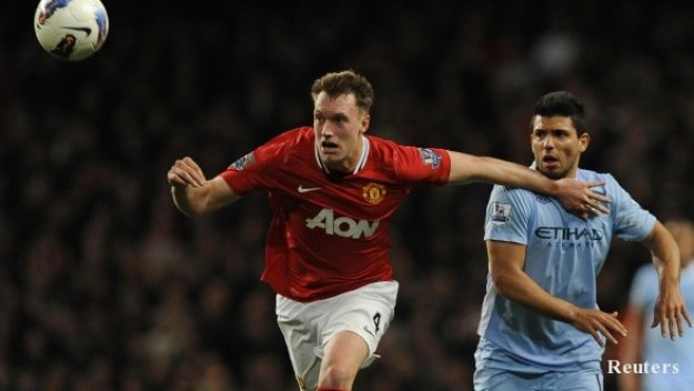 Фил Джоунс се завръща срещу Норич