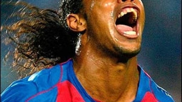 Роналдиньо иска титлата