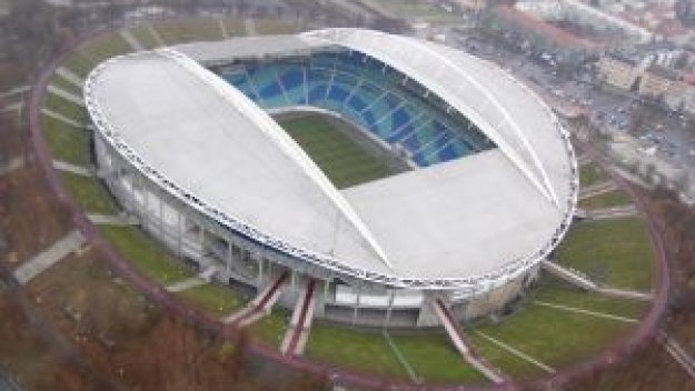 Платини: Германски стадиони са алтернатива на Украйна за Евро 2012