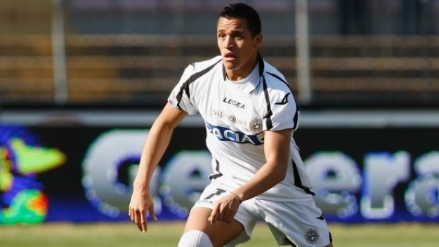 Санчес няма предпочитания, дали да заиграе в Барса или Ман Сити