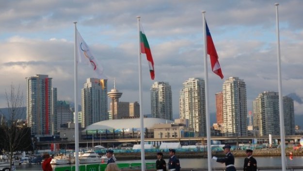 Издигнаха българския флаг в олимпийското село