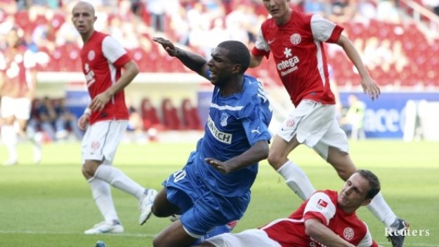 Фиорентина продължава с трансферите, ще привлече Райън Бабел