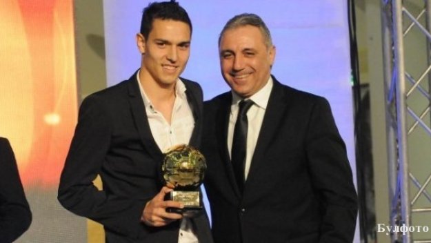 Футболист №1 на България остава в Литекс