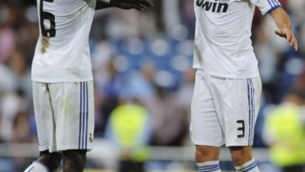 Манчестър Сити се подигра с Емануел Адебайор