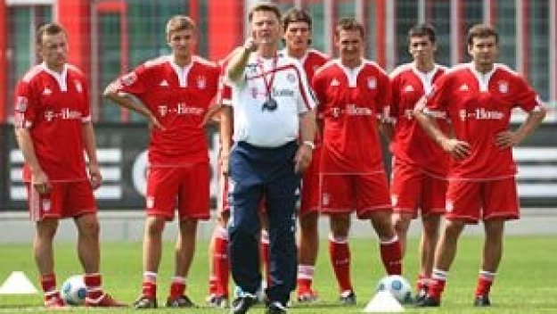 Ван Гаал: Все ще спечелим Шампионската лига