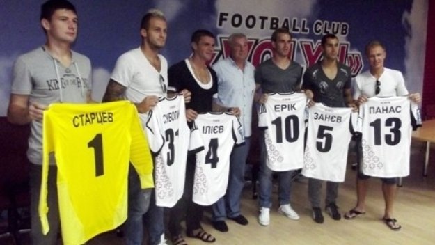 Занев и Илиев с по 90 минути при победа на Волин Слуцк