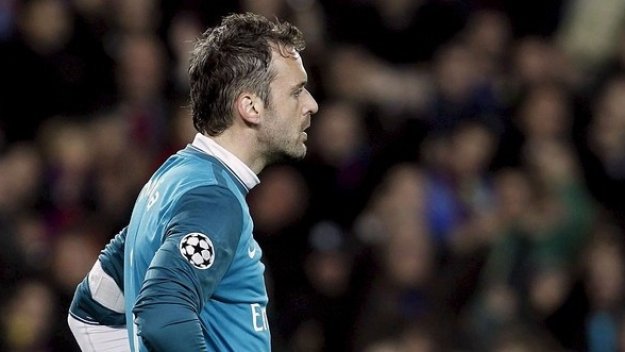 Венгер не бърза да отписва Алмуня