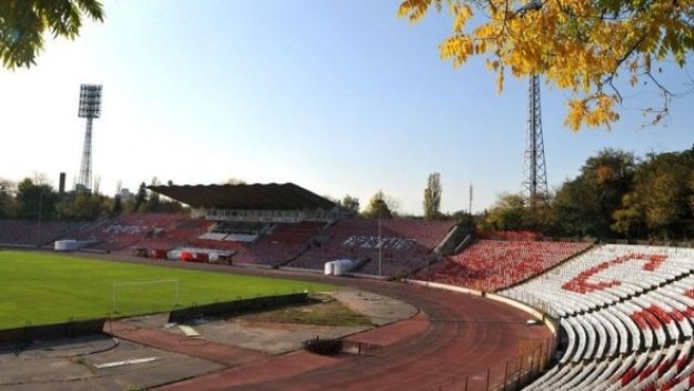 Титан покрива дълговете по сложна схема