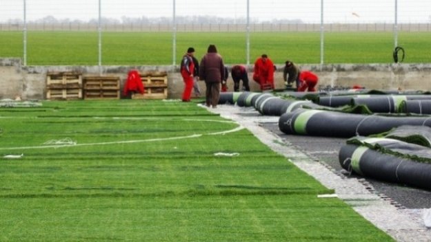 Черноморец строи още три терена