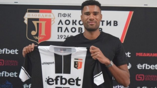 Локо (Пловдив) се похвали с национал на Мозамбик