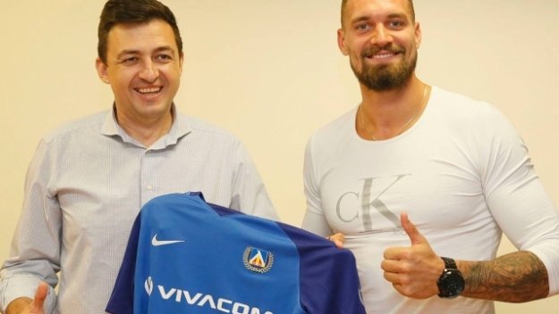 Този Полачек е слаб вратар, Митрев е като Буфон пред него