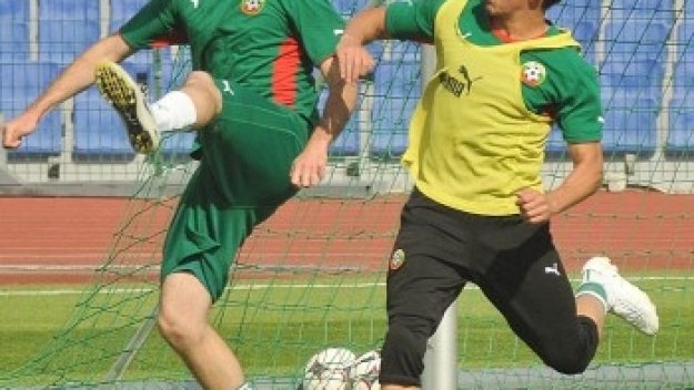 Треньорът на Дуисбург няма да гони Домо