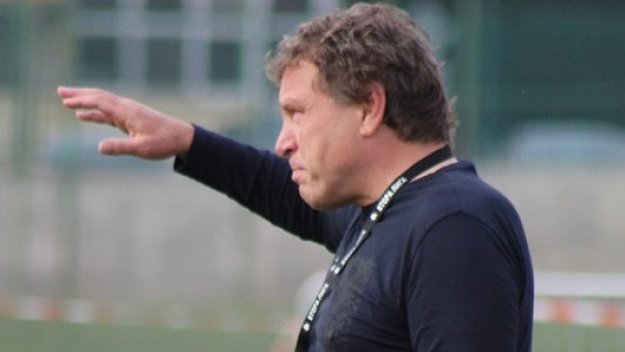 Култовият Вили Вуцов тръгна с победа