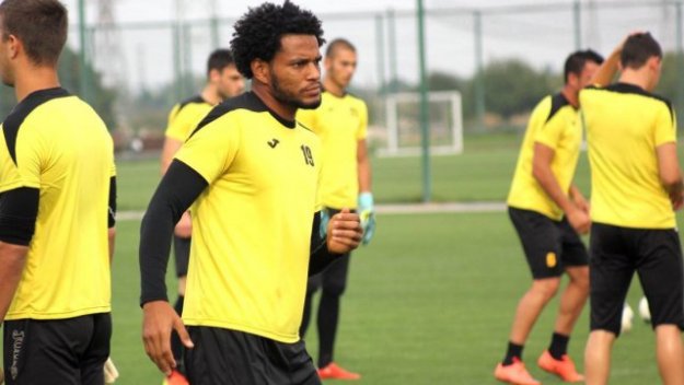 Играч от Кабо Верде скъса с Ботев