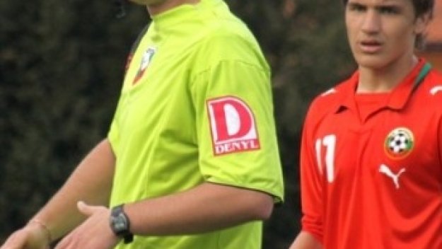 Миньор Перник нападна съдия