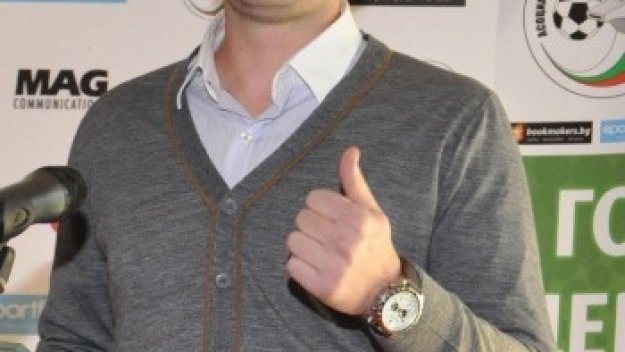 Били съдията Таско на мача между Етър и Ботев