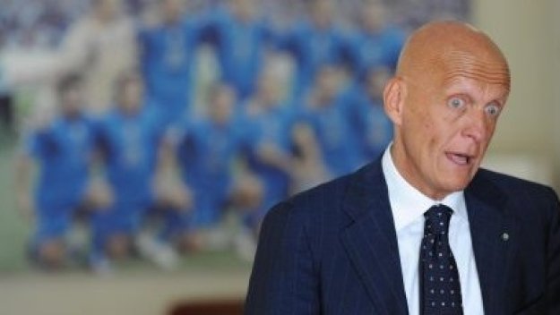 Колина стана шеф на съдиите в УЕФА