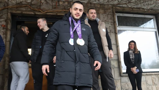 Карлос Насар бе определен за най-добър щангист през годината