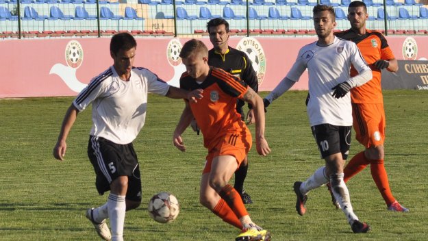 Литекс чукна "акулите" и застигна Лудогорец