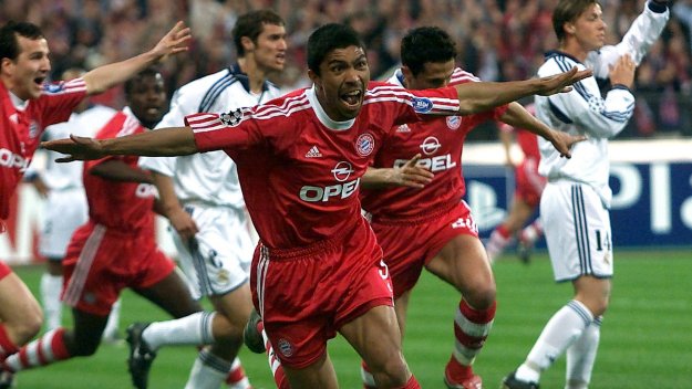 Архивна снимка от 9 май 2001 година - Елбер отново е наказал Реал Мадрид...