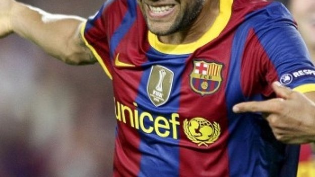 Дани Алвеш най-после се съгласи да остане