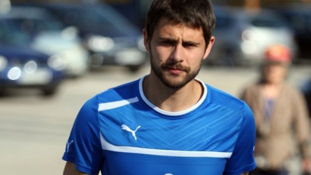 Левски търси отбор на Цецо Генков