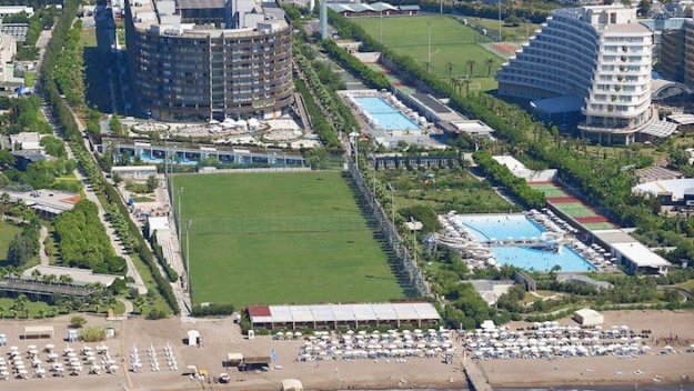 Локо (Пловдив) отива на лагер в Анталия, обяви и три контроли