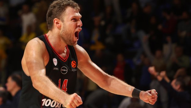 Везенков изравни голяма легенда на баскетбола