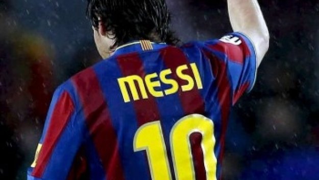 Меси изпревари Стоичков по голове в първенството