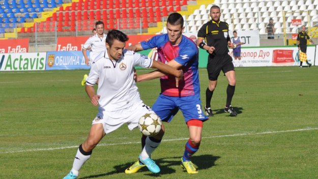 Славия пое глътка свеж въздух след успех над Марек